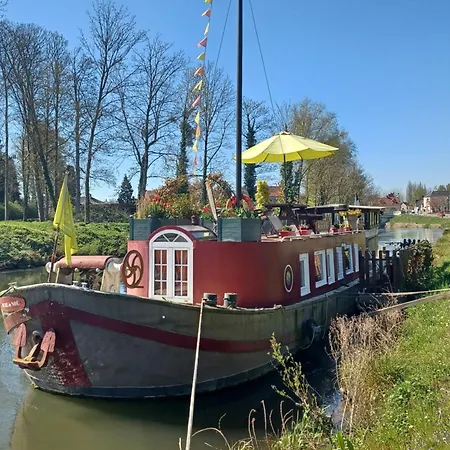 Sur La Somme A Bord De La Peniche Arche De Noe *