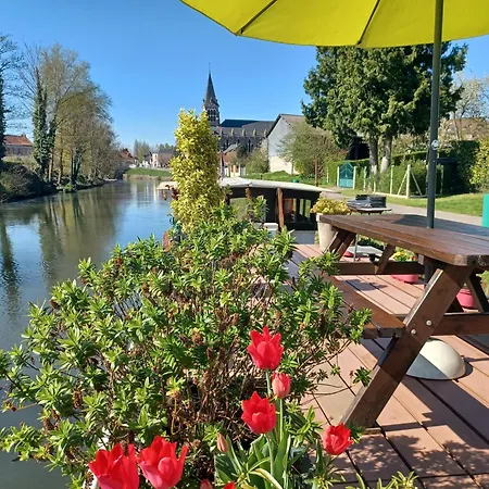 Sur La Somme A Bord De La Peniche Arche De Noe Botel Pont-Remy